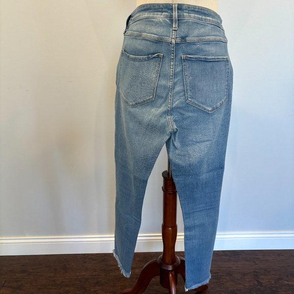 A&F Highrise Ankle Jean - Picture 2 of 4